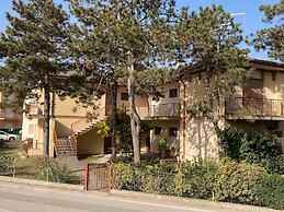 New and Bright Apartment Close to the Beach