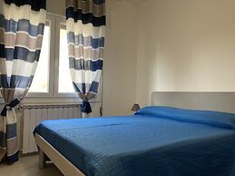 New and Bright Apartment Close to the Beach