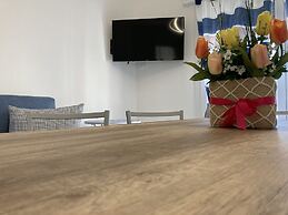 New and Bright Apartment Close to the Beach