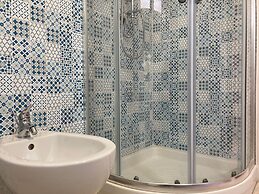 New and Bright Apartment Close to the Beach