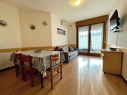 Spacious Flat Near the Beach