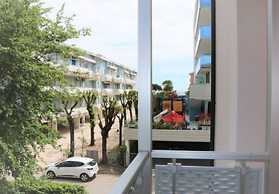 Sunny Apartment Near the Beach - Beahost