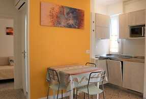 Sunny Apartment Near the Beach - Beahost