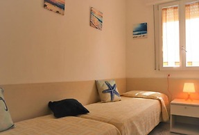 Sunny Apartment Near the Beach - Beahost