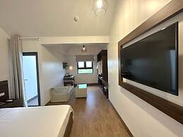 Capital O 1194 Bee Hotel