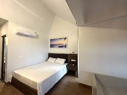 Capital O 1194 Bee Hotel