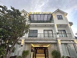 Capital O 1194 Bee Hotel