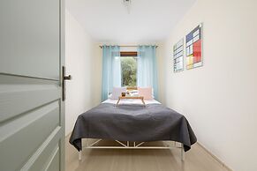 Apartment Mondrian by Renters