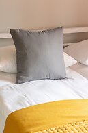 Apartment Mondrian by Renters