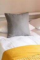 Apartment Mondrian by Renters