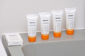 Apartment Mondrian by Renters