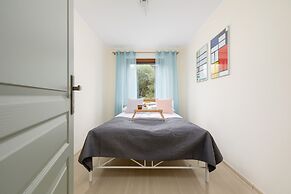 Apartment Mondrian by Renters
