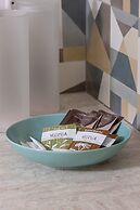 Apartment Mondrian by Renters