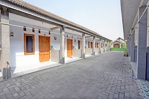 SPOT ON 92906 Surya Indah Homestay Syariah