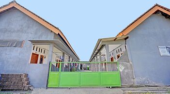 SPOT ON 92906 Surya Indah Homestay Syariah