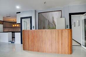 SPOT ON 92822 Finest House Near Amplas Bus Terminal