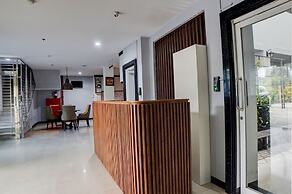 SPOT ON 92822 Finest House Near Amplas Bus Terminal