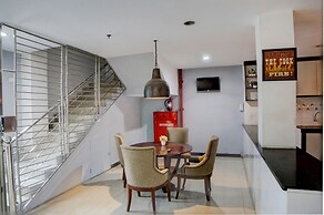 SPOT ON 92822 Finest House Near Amplas Bus Terminal