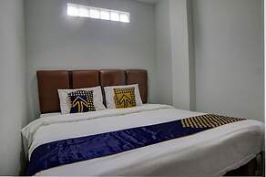 SPOT ON 92822 Finest House Near Amplas Bus Terminal