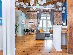 100 Year-old Historic Brick 2BR Loft Large Patio2