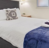 100 Year-old Historic Brick 2BR Loft Large Patio2