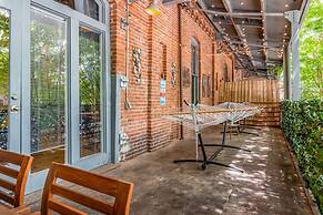 100 Year-old Historic Brick 2BR Loft Large Patio2
