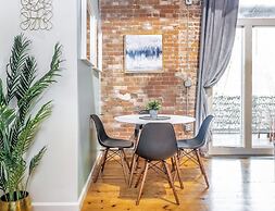 100 Year-old Historic Brick 2BR Loft Large Patio2