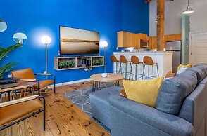 100 Year-old Historic Brick 2BR Loft Large Patio2