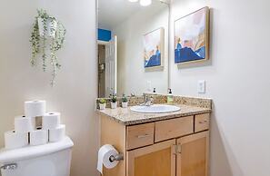 100 Year-old Historic Brick 2BR Loft Large Patio2