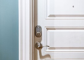 100 Year-old Historic Brick 2BR Loft Large Patio2