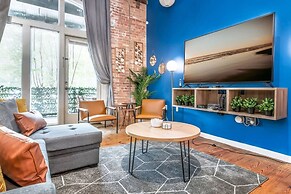 100 Year-old Historic Brick 2BR Loft Large Patio2