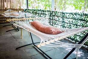 100 Year-old Historic Brick 2BR Loft Large Patio2