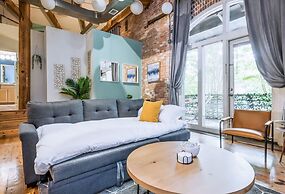 100 Year-old Historic Brick 2BR Loft Large Patio2
