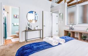 100 Year-old Historic Brick 2BR Loft Large Patio2