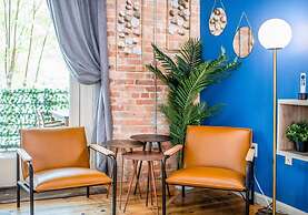 100 Year-old Historic Brick 2BR Loft Large Patio2