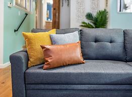 100 Year-old Historic Brick 2BR Loft Large Patio2