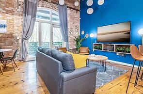 100 Year-old Historic Brick 2BR Loft Large Patio2