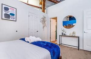 100 Year-old Historic Brick 2BR Loft Large Patio2
