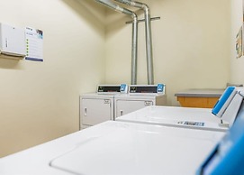 100 Year-old Historic Brick 2BR Loft Large Patio2