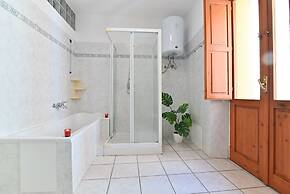 IzzHome Full Center Terrace