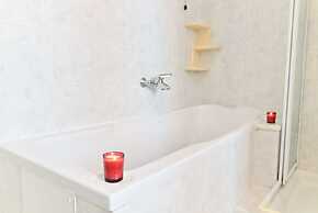 IzzHome Full Center Terrace