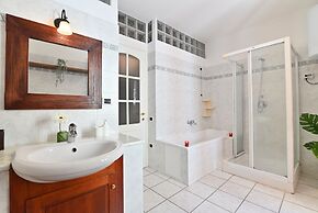 IzzHome Full Center Terrace