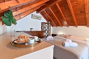 IzzHome Full Center Terrace