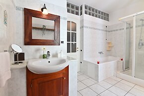 IzzHome Full Center Terrace