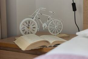 Apartment Chmielna 100 by Renters