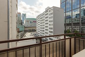 Apartment Chmielna 100 by Renters