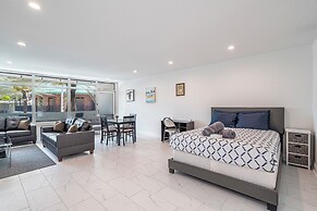 Purple Pelican by Opus (Suite 2)