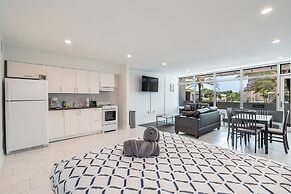 Purple Pelican by Opus (Suite 2)