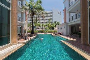 6-18 - 3 Bdr Spacious Penthouse With Shared Pool