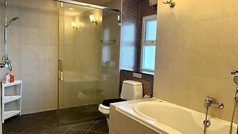 6-18 - 3 Bdr Spacious Penthouse With Shared Pool